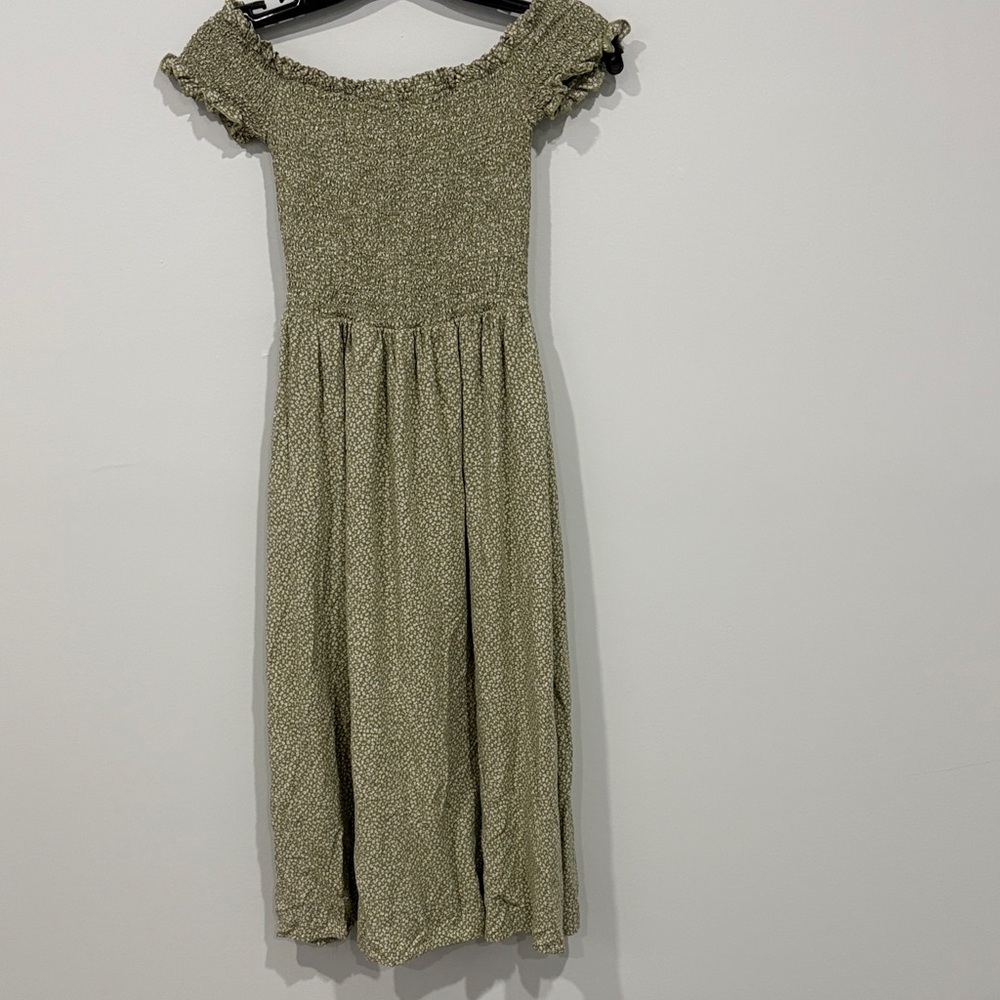 Elegant Olive Off-Shoulder Dress with pockets